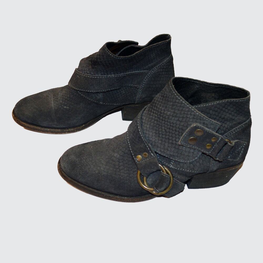 Free People size 7 gray textured ankle booties tortuga